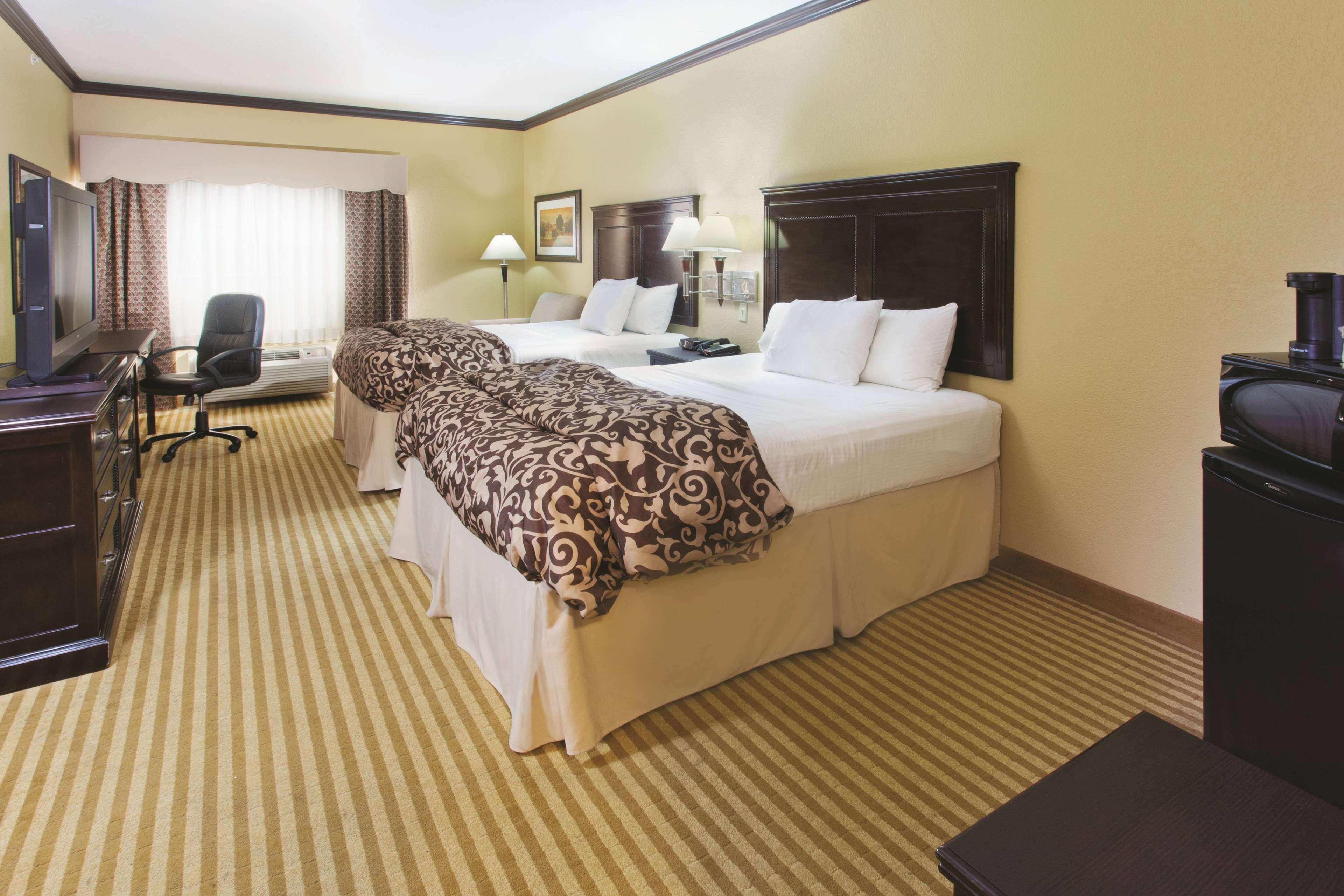 La Quinta Inn And Suites By Wyndham - Шерц Екстериор снимка