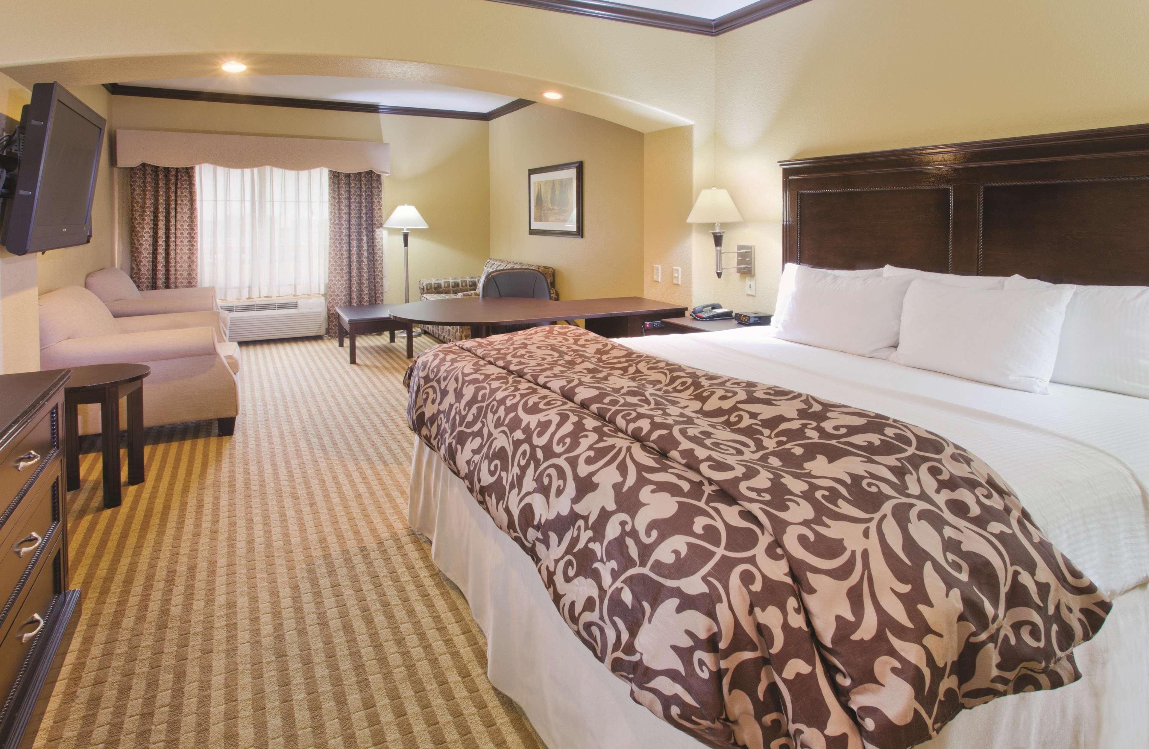 La Quinta Inn And Suites By Wyndham - Шерц Екстериор снимка