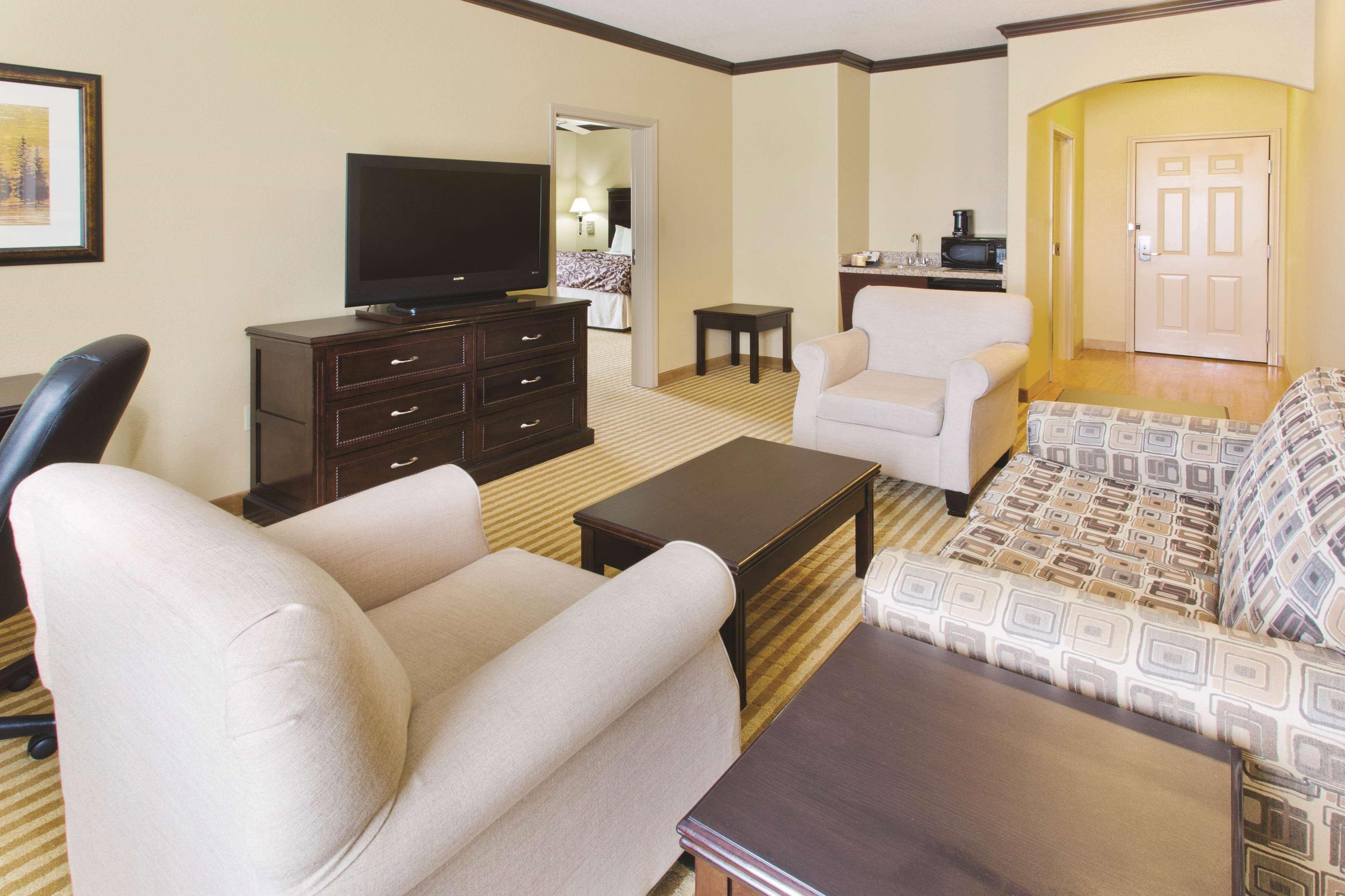 La Quinta Inn And Suites By Wyndham - Шерц Екстериор снимка