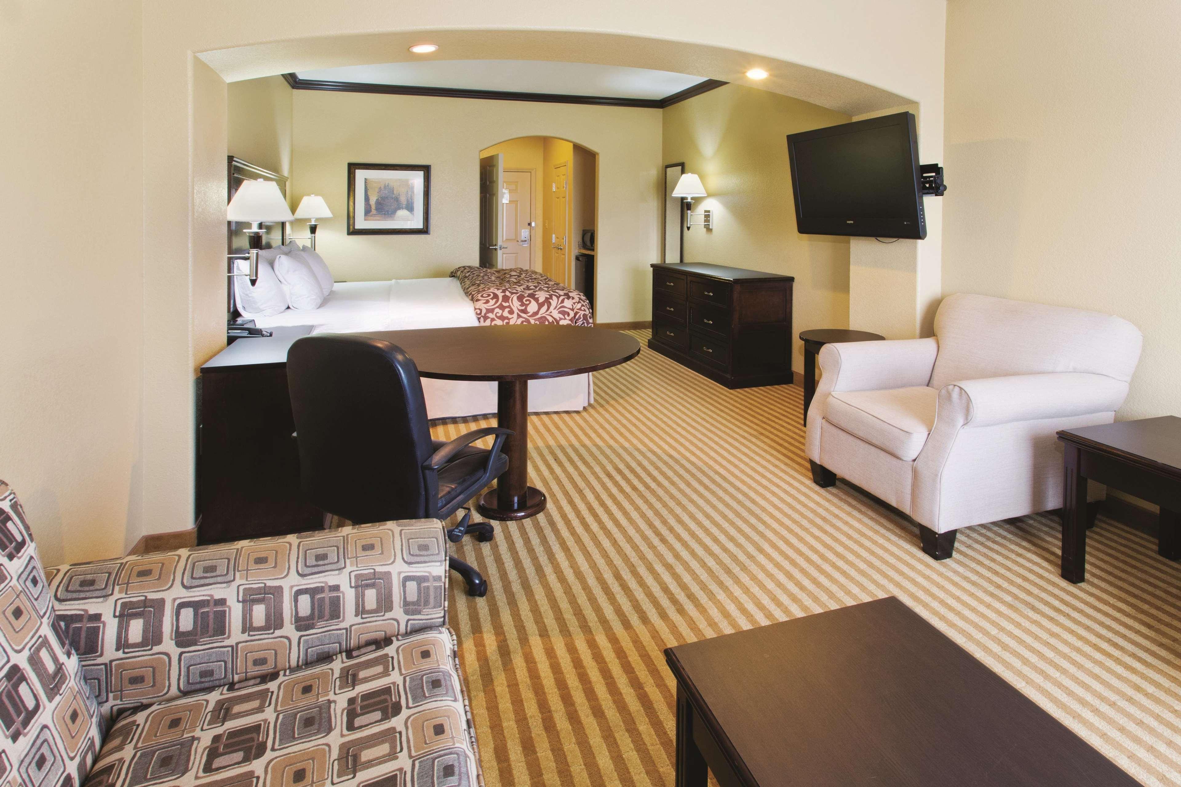 La Quinta Inn And Suites By Wyndham - Шерц Екстериор снимка