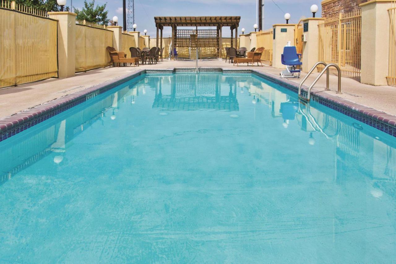 La Quinta Inn And Suites By Wyndham - Шерц Екстериор снимка
